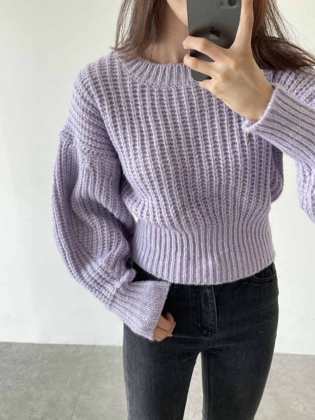 Knit round neck blouse